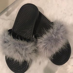 nike fuzzy slides